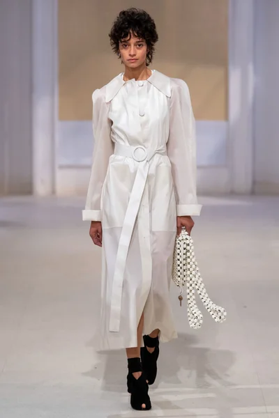 Look 25